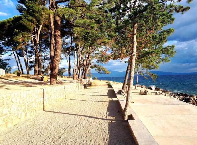 Apartmani Porat Malinska Exterior foto